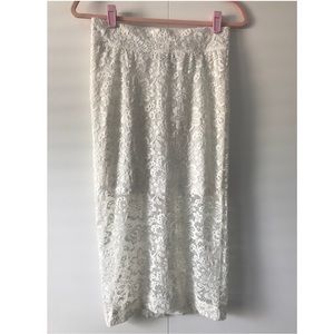 Lace skirt